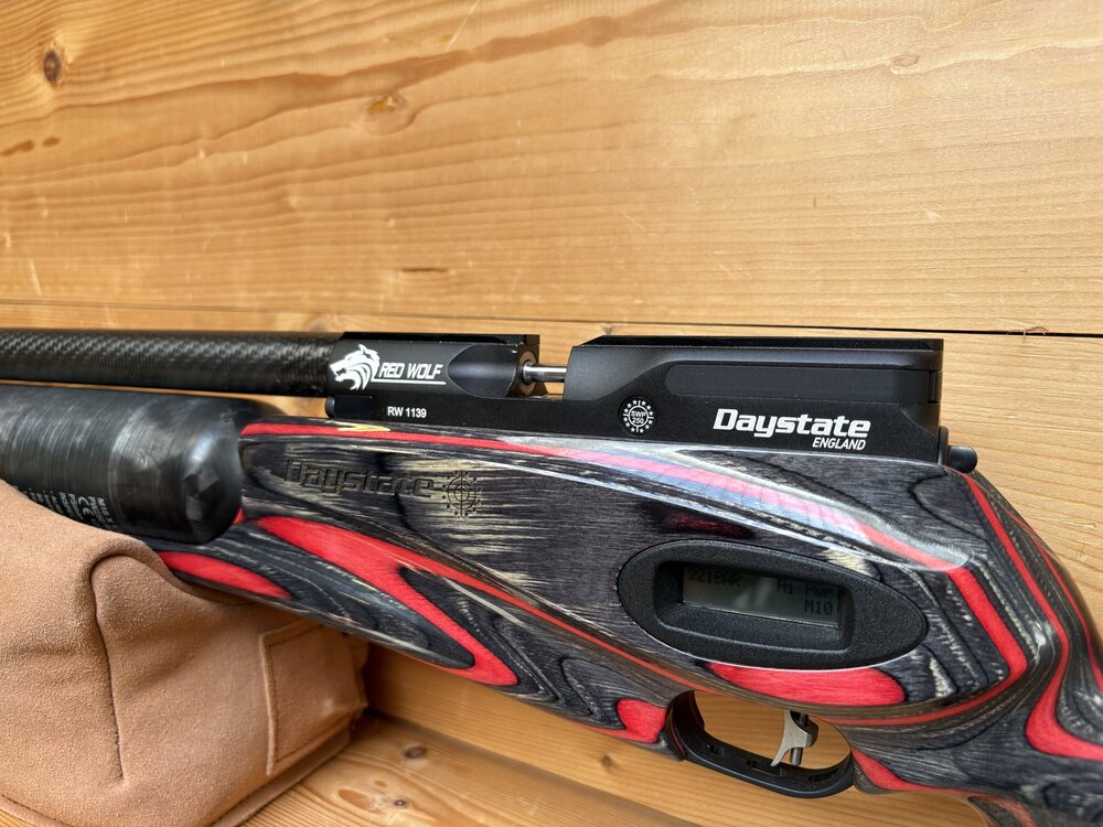Occasion- Daystate Red Wolf .30 HiLite HP 23&Prime; Laminated rood