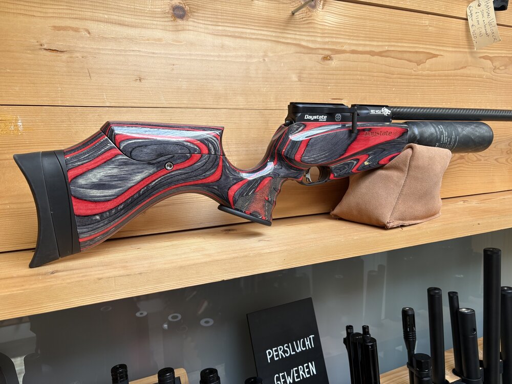 Occasion- Daystate Red Wolf .30 HiLite HP 23&Prime; Laminated rood