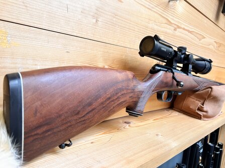 Weihrauch HW60J met Hawke .22WMR richtkijker 