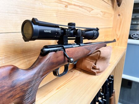Weihrauch HW60J met Hawke .22WMR richtkijker 