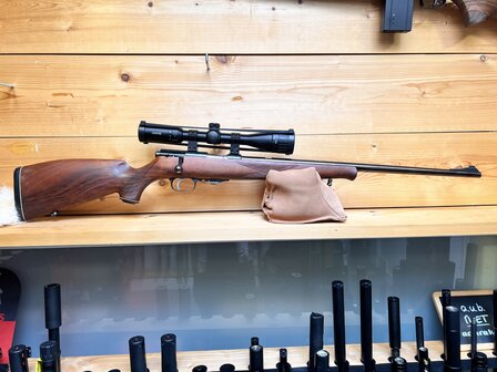 Weihrauch HW60J met Hawke .22WMR richtkijker 