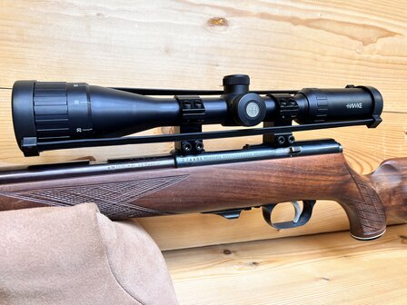 Weihrauch HW60J met Hawke .22WMR richtkijker 