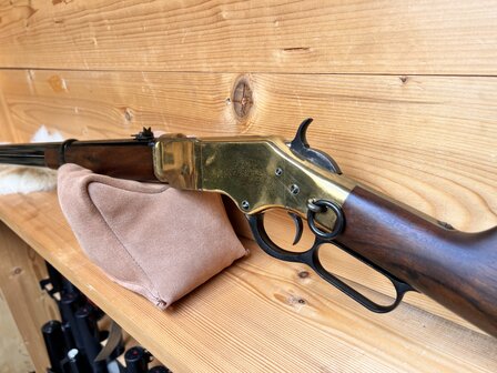 Uberti 1866 Yellowboy Carbine .22LR
