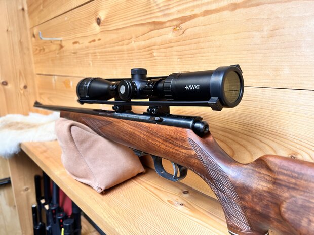 Weihrauch HW60J met Hawke .22WMR richtkijker 