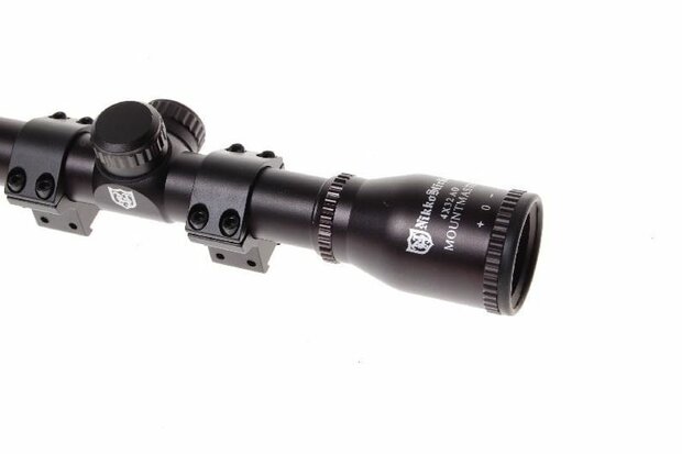 Nikko Stirling MountMaster 4 x 32 Half Mil Dot AO