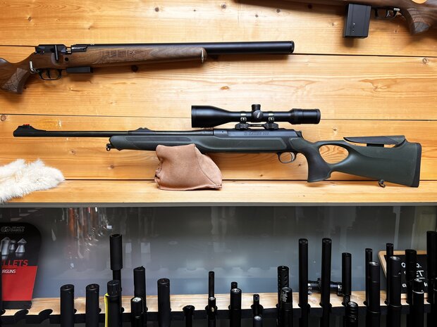 Sauer 303 XT semi-auto .30-06 incl nieuwe Meopta meostar R - 2.5-12x50  - gereserveerd